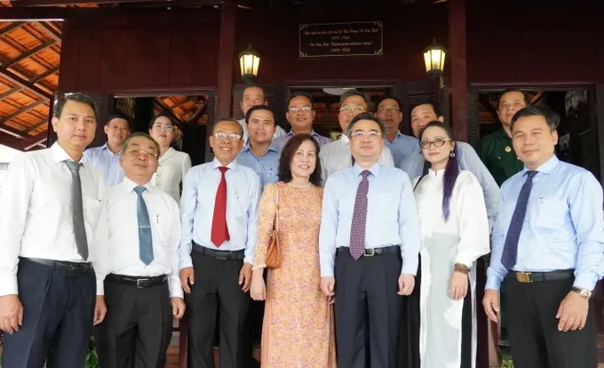 6hh02212-6727-5411.jpg (1)